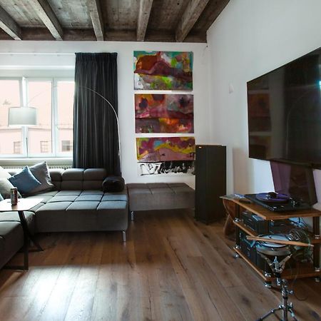 Contemporary Apartment With Fireplace & Terrace Банска-Бистрица Экстерьер фото