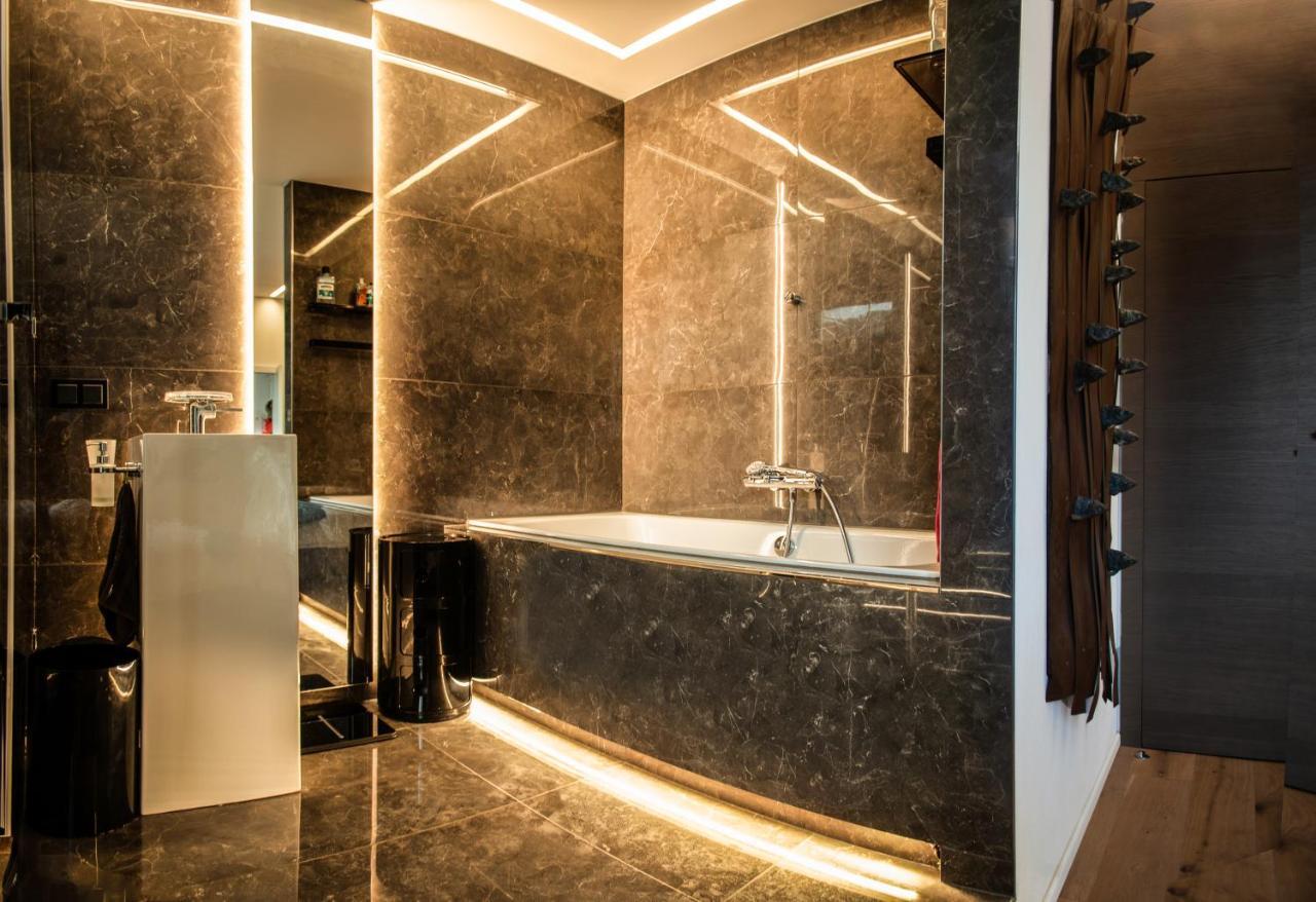 Contemporary Apartment With Fireplace & Terrace Банска-Бистрица Экстерьер фото