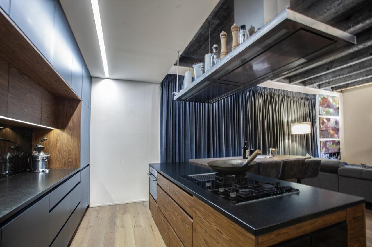 Contemporary Apartment With Fireplace & Terrace Банска-Бистрица Экстерьер фото