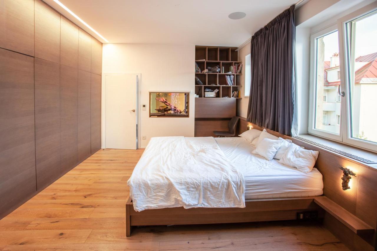 Contemporary Apartment With Fireplace & Terrace Банска-Бистрица Экстерьер фото